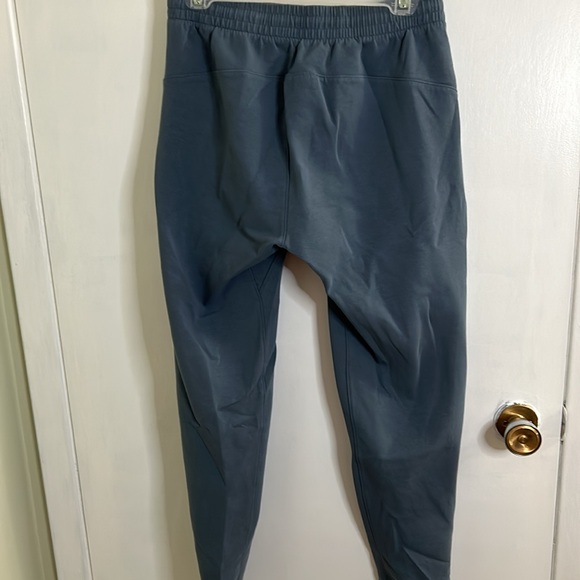 Old Navy Jogger - Picture 3 of 4